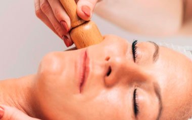 Maderoterapia facial